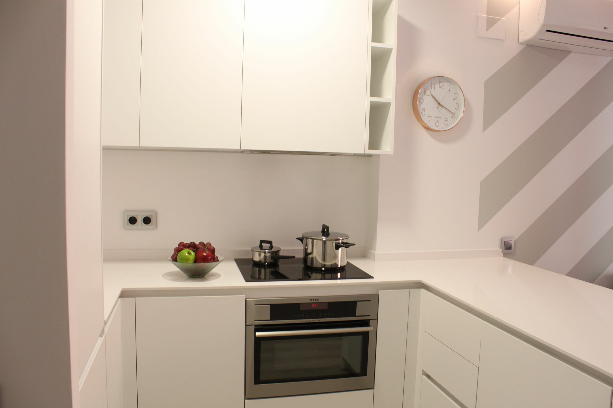 Life Apartments Santo Rey Seville Exterior photo