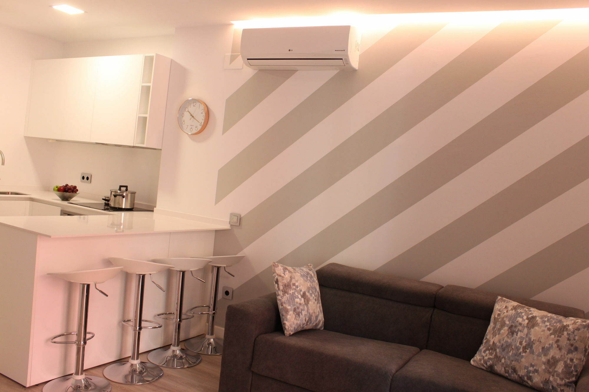 Life Apartments Santo Rey Seville Exterior photo